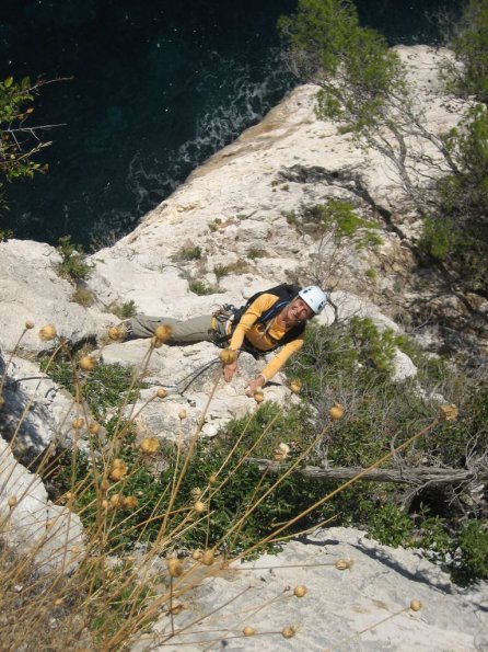 Patricia, fais gaffe a pas tomber dans l'eau en bas...